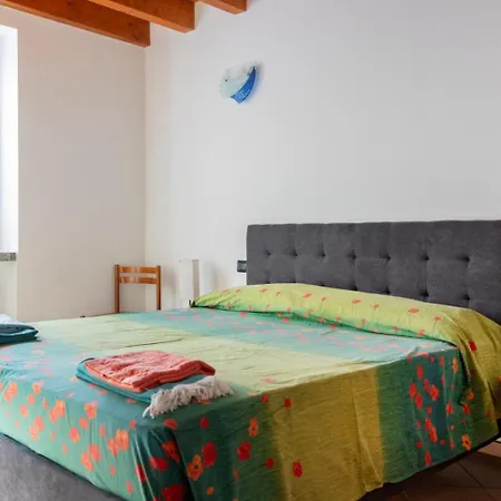 Casa Girasole, Ospitar Costa Volpino