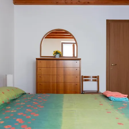 Casa Girasole, Ospitar *